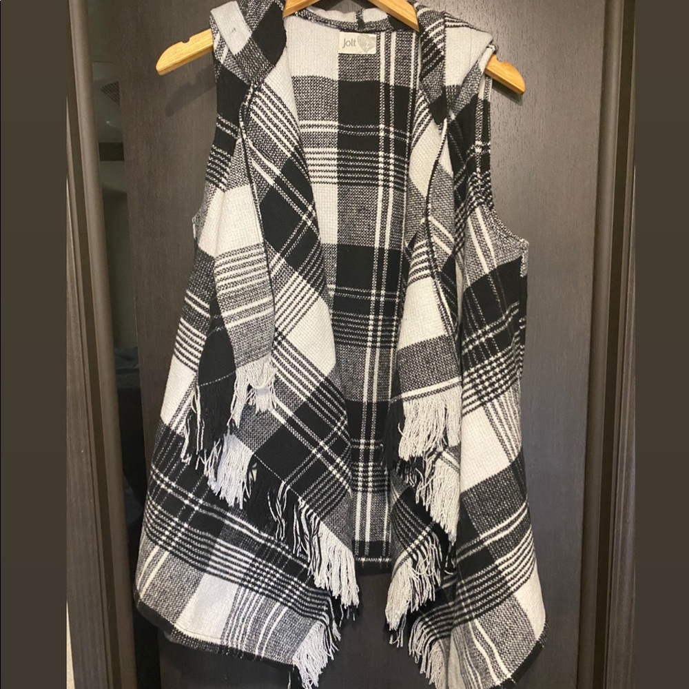 Black and white plaid vest!